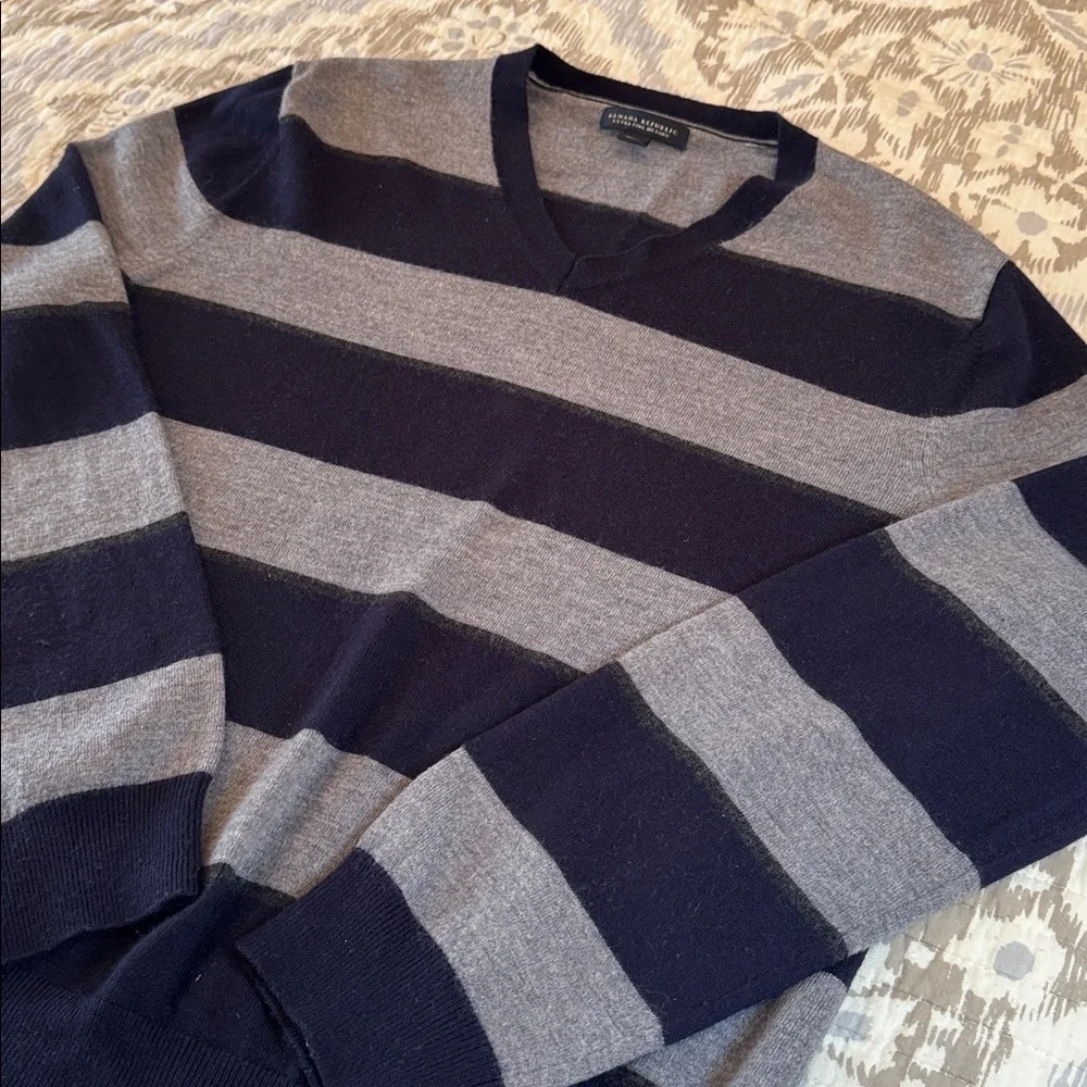 Banana Republic Merino Wool Sweater navy gray men’s size XL